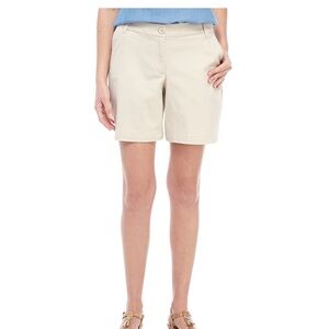 NWT Crown & Ivy Caroline Classic Shorts Size 8 Khaki